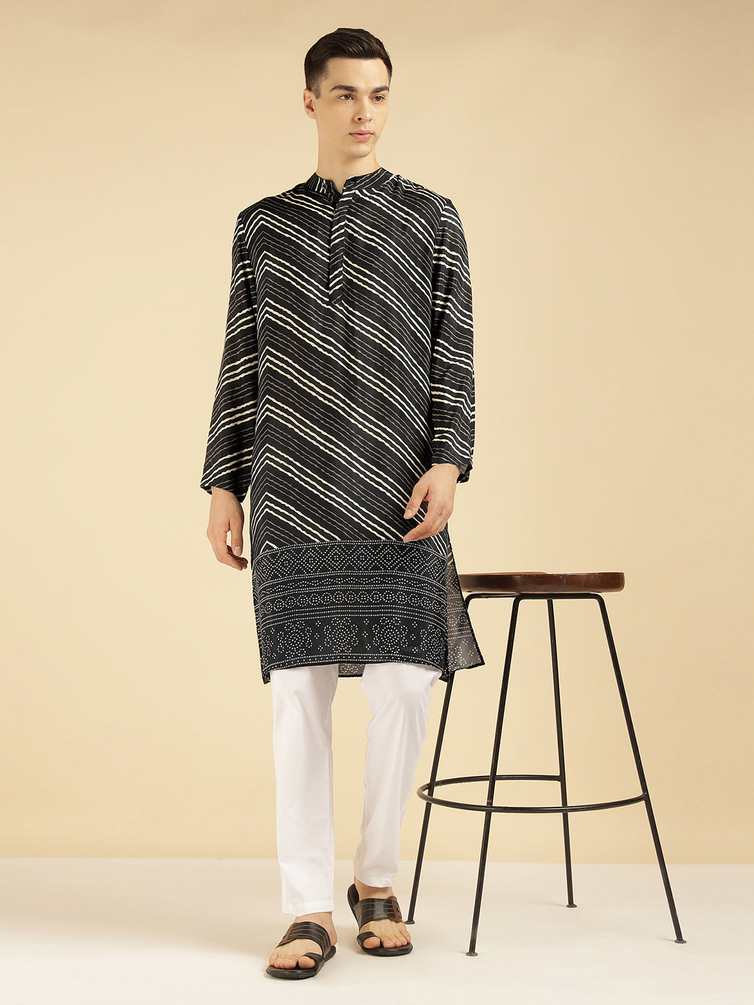 Leheriya With Bandhani Printed Ethnic Kurta For Men